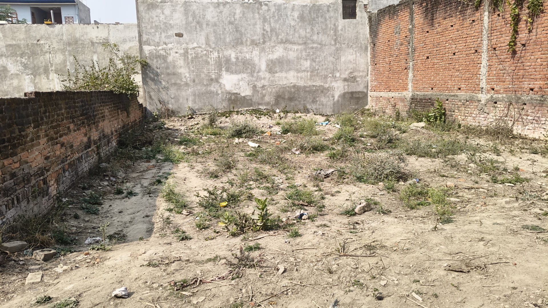 Plot For Sale in Royal City 