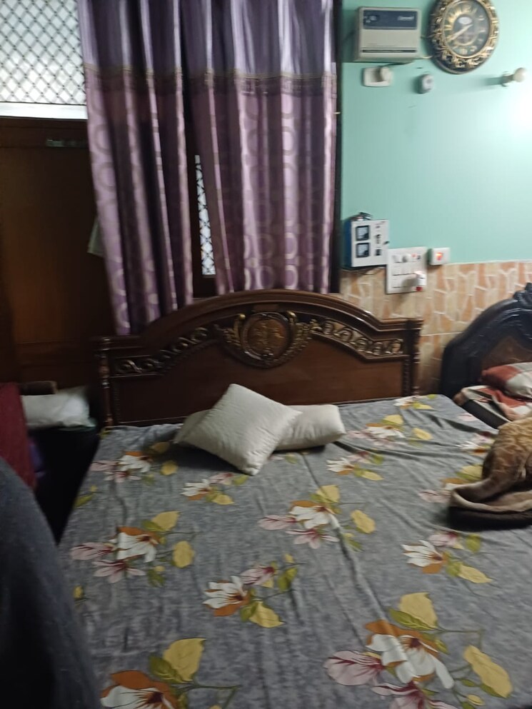 Bedroom, paschim vihar 2.5 Bedroom 100 Sq.Yd. Apartment In Paschim Vihar Delhi 8141491