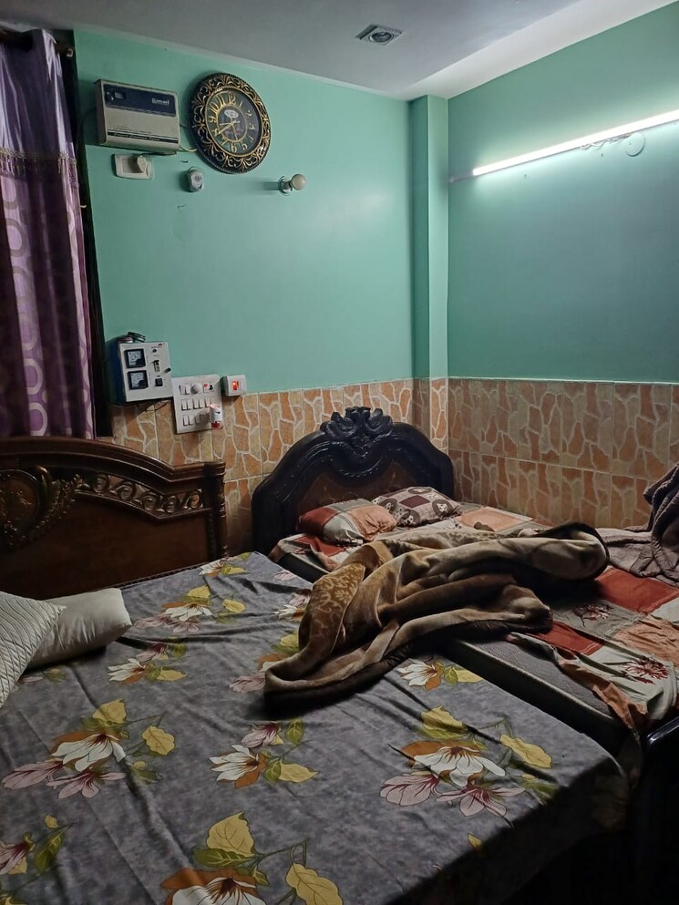 Bedroom, paschim vihar 2.5 Bedroom 100 Sq.Yd. Apartment In Paschim Vihar Delhi 8141491