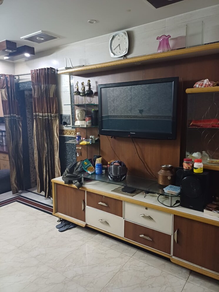 Living Room, paschim vihar 2.5 Bedroom 100 Sq.Yd. Apartment In Paschim Vihar Delhi 8141491