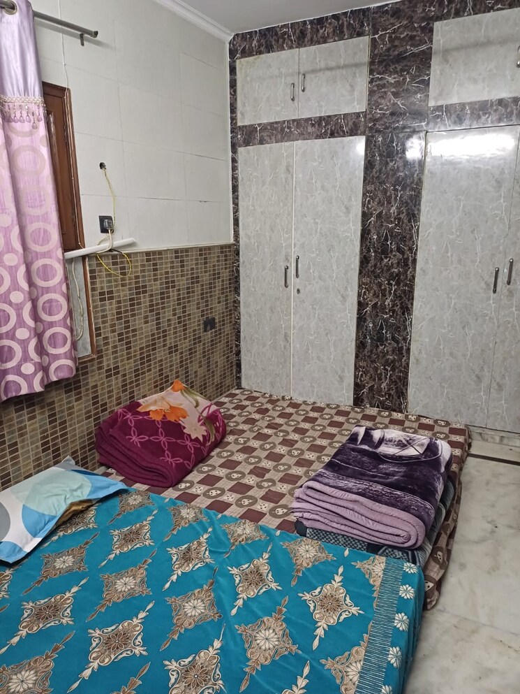 Bedroom, paschim vihar 2.5 Bedroom 100 Sq.Yd. Apartment In Paschim Vihar Delhi 8141491