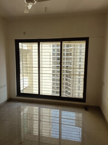Room in 3 BHK Apartment at Acme Ozone, Manpada – for Rent