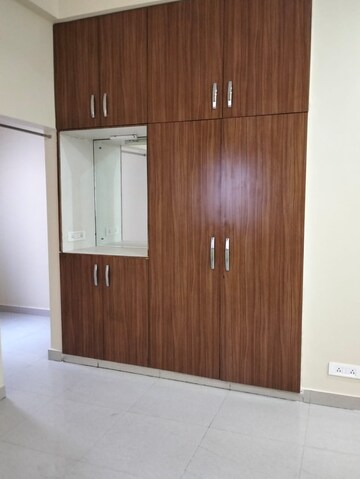 Room in 3 BHK Apartment at Rishita Manhattan, Gomti Nagar – for Rent