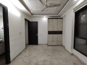 Room in 3 BHK Apartment at Vasant Kunj – for Rent