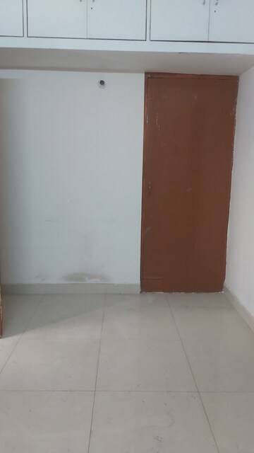 Furnished Amenities in 1 RK Apartment at Mayur Vihar – for Rent