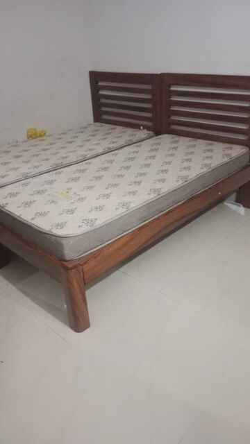 Bedroom in 3 BHK Apartment at Alaknanda Apartment Gomti Nagar, Gomti Nagar – for Rent