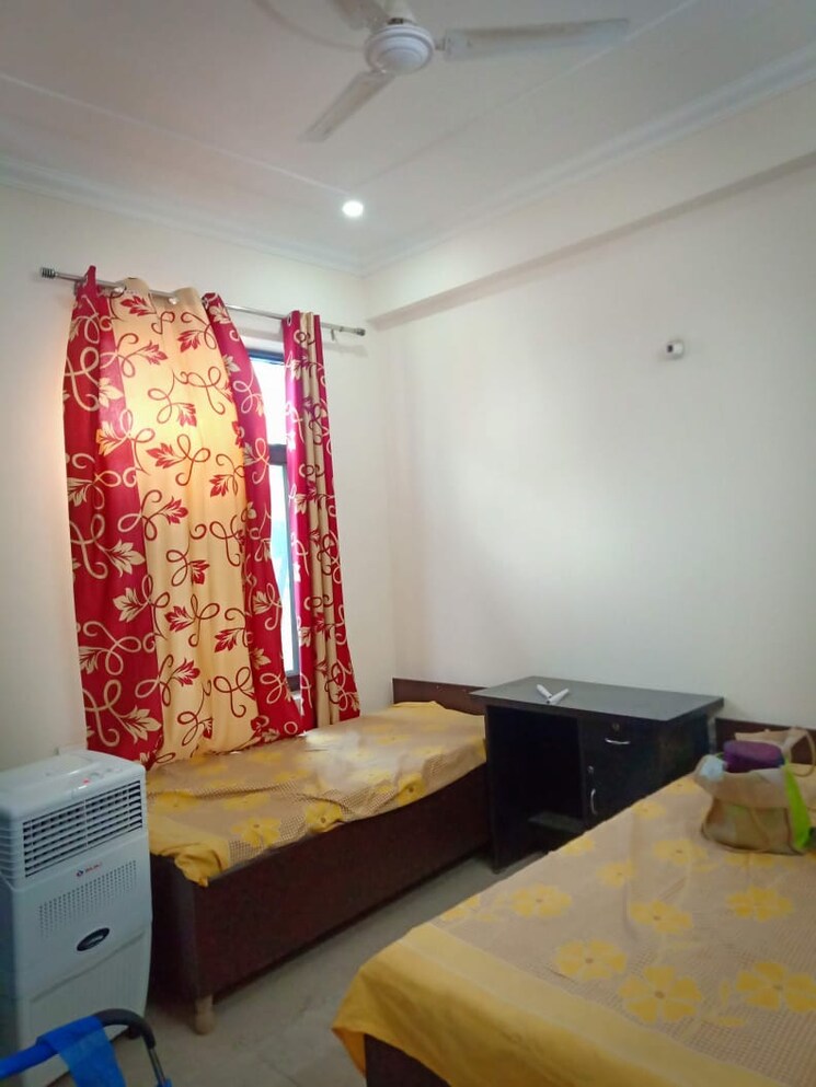 Bedroom, sector 55 5 Bedroom 117 Sq.Mt. Independent House In Sector 55 Noida 8141672