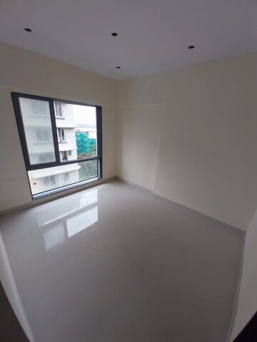Room in 2 BHK Apartment at Sunteck West World, Naigaon East – for Rent
