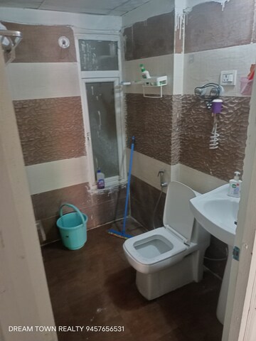 Bathroom in 2 BHK Apartment at Migsun Twinz, Eta Ii Greater Noida – for Sale