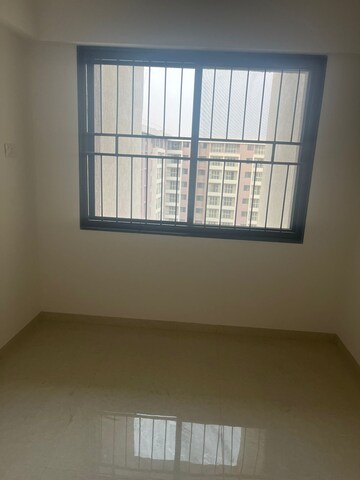 Room in 2.5 BHK Apartment at Kohinoor Viva City, Dhanori – for Sale