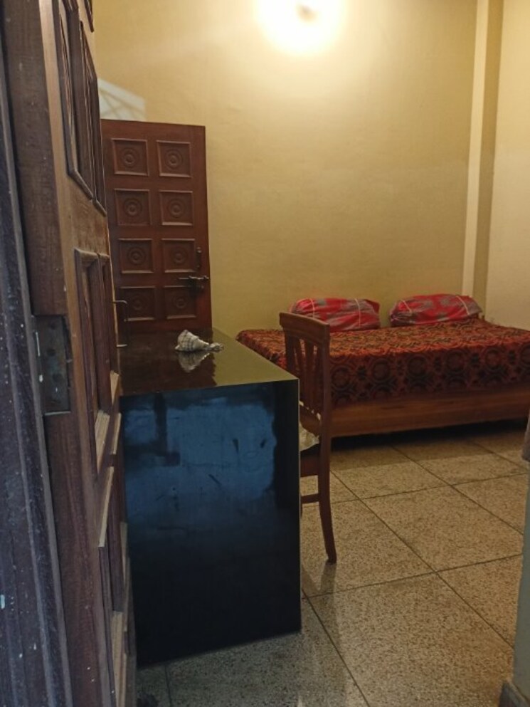 Room, sector 12 4 Bedroom 150 Sq.Yd. Independent House In Sector 12 Gurgaon 8141765