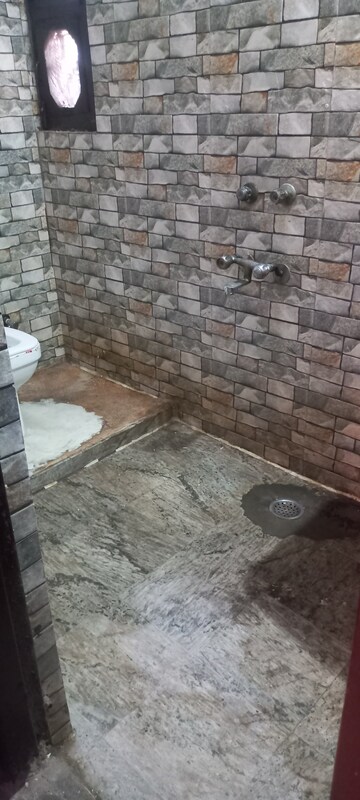Bathroom in 1.5 BHK Apartment at Ip Extension – for Rent
