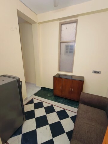Living Room in 1 BHK Builder Floor at Ansal Sushant Lok I, Sector 43 – for Rent