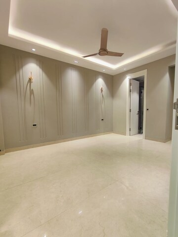Room in 3 BHK Builder Floor at Ansal Sushant Lok I, Sector 43 – for Rent