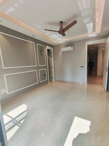 Room in 3 BHK Builder Floor at Ansal Sushant Lok I, Sector 43 – for Rent