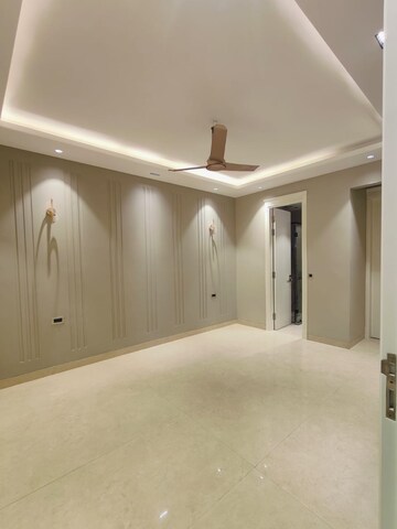 Room in 3 BHK Builder Floor at Ansal Sushant Lok I, Sector 43 – for Rent