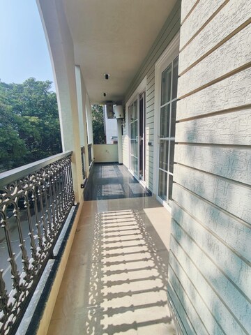 Balcony in 3 BHK Builder Floor at Ansal Sushant Lok I, Sector 43 – for Rent