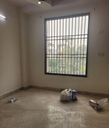 Room in 2 BHK Builder Floor at Janakpuri – for Rent