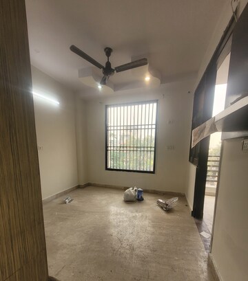 Room in 2 BHK Builder Floor at Janakpuri – for Rent