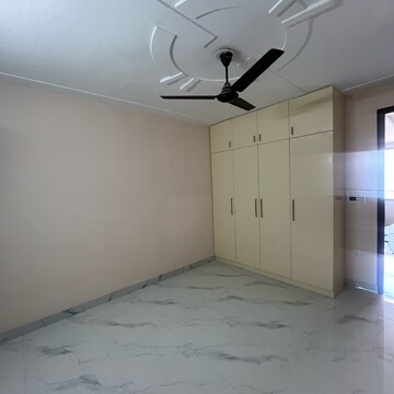 Room in 3 BHK Builder Floor at Chattarpur – for Rent