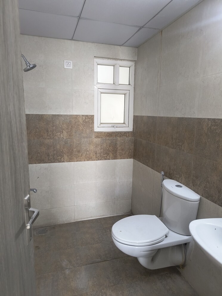 Bathroom, pacific-golf-estate 3 Bedroom 2400 Sq.Ft. Penthouse In Kulhan Dehradun 8141984