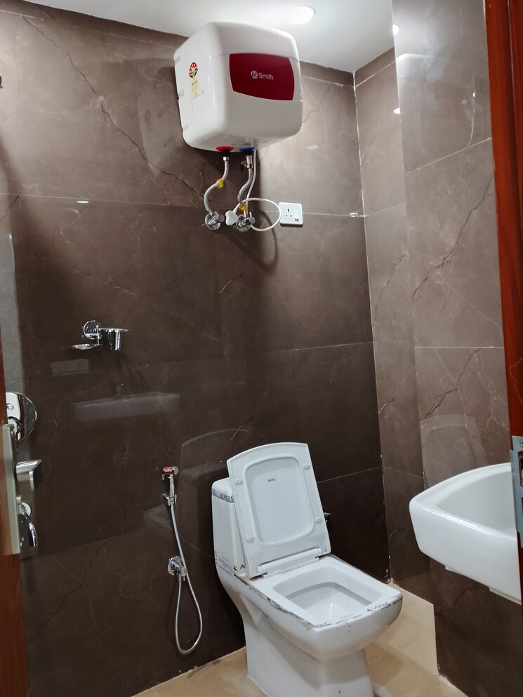 Bathroom, saket 2 Bedroom 900 Sq.Ft. Builder Floor In Saket Delhi 8142018