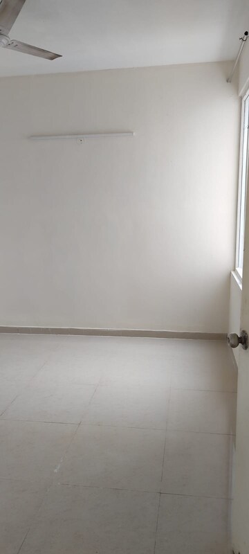 Room in 2 BHK Apartment at Shree Vardhman Green Court, Sector 90 – for Rent