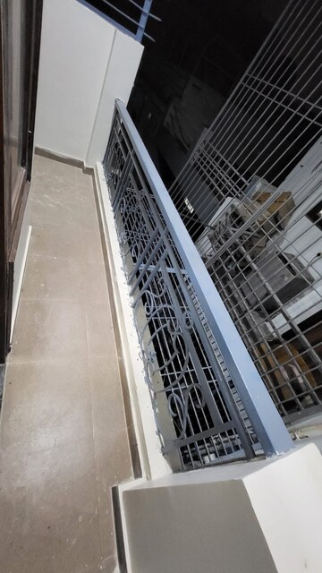 Balcony in 1 RK Builder Floor at Sector 46 – for Rent