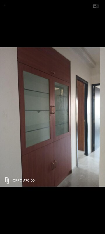 Room in 3 BHK Apartment at Kalpataru Radiance, Goregaon West – for Rent