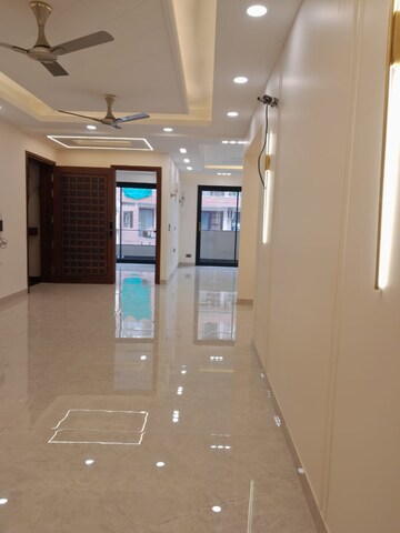 Building Lobby in 3 BHK Apartment at Tech Zone Greater Noida – for Sale