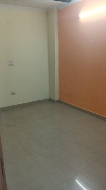 Room in 1.5 BHK Builder Floor at Ignou Road – for Rent