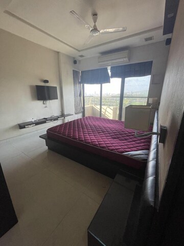 Bedroom in 2.5 BHK Apartment at Oberoi Realty Splendor, Jogeshwari East – for Rent