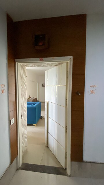  3 BHK Apartment at Unitech Uniworld Gardens 2, Sector 47 – for Rent