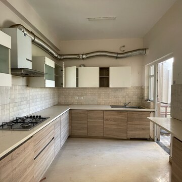 Kitchen in 3 BHK Builder Floor at BPTP Amstoria, Sector 102 – for Rent