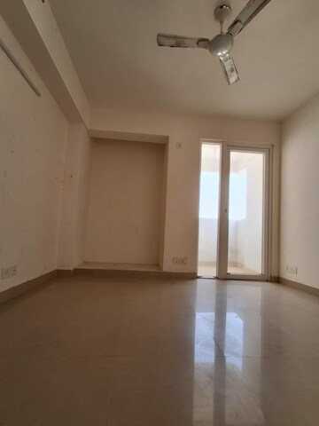 Room in 2 BHK Apartment at Ramprastha City The Edge Towers, Sector 37d – for Sale