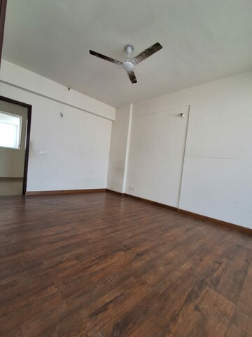 Room in 2 BHK Apartment at Ramprastha City The Edge Towers, Sector 37d – for Sale