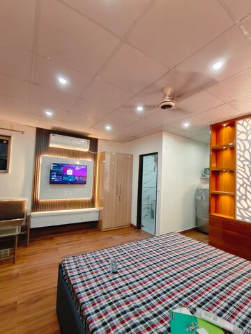 Bedroom in 1 RK Builder Floor at Ansal Sushant Lok I, Sector 43 – for Rent