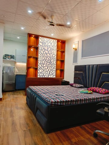 Bedroom in 1 RK Builder Floor at Ansal Sushant Lok I, Sector 43 – for Rent