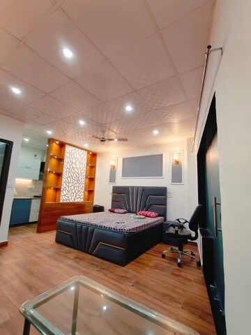 Bedroom in 1 RK Builder Floor at Ansal Sushant Lok I, Sector 43 – for Rent