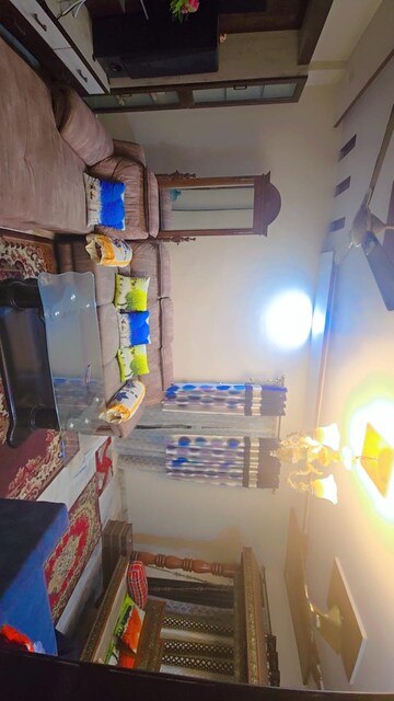 Furnished Amenities in 2 BHK Apartment at Andheri West – for Rent