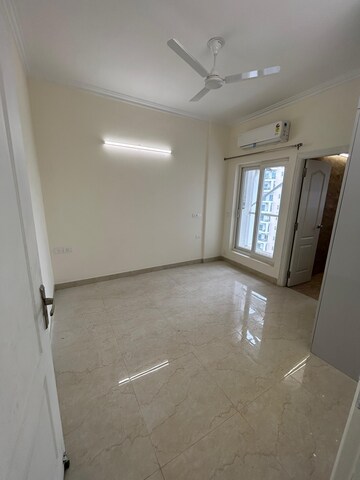 3 BHK Apartment For Sale in DLF The Skycourt, Sector 86