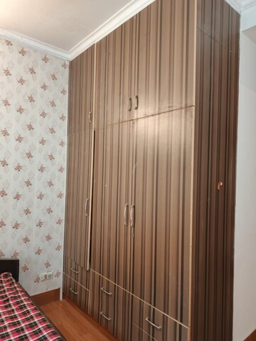 Furnished Amenities in 3 BHK Builder Floor at Ansal Sushant Lok I, Sector 43 – for Rent