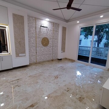 Room in 4 BHK Apartment at Mahindra Luminare, Sector 59 – for Sale