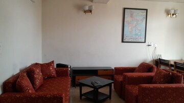 Living Room in 2.5 BHK Builder Floor at Safdarjang Enclave – for Rent
