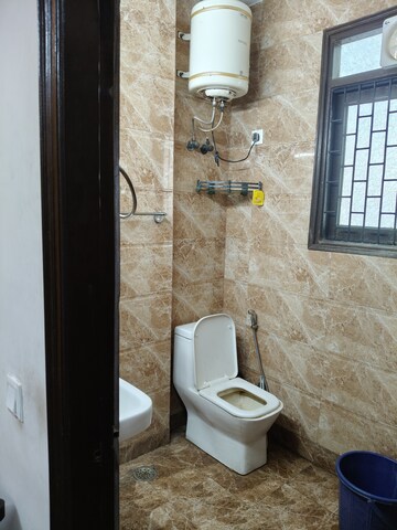 Attached Bathroom in 1 RK Builder Floor at Bhogal – for Rent