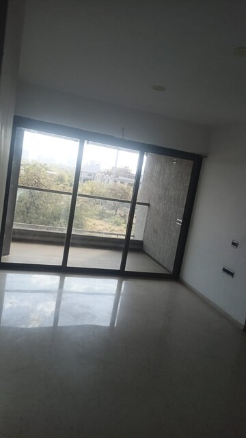 Room in 3 BHK Apartment at Thaltej – for Sale