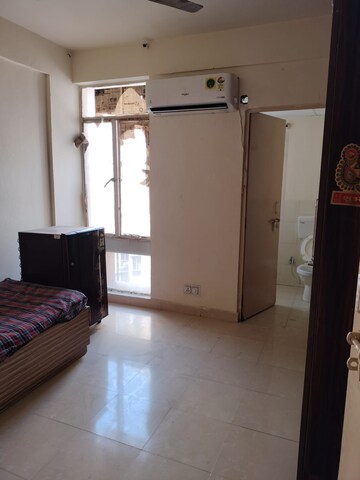 Room in 2 BHK Apartment at Pareena Laxmi Apartments, Sector 103 – for Rent