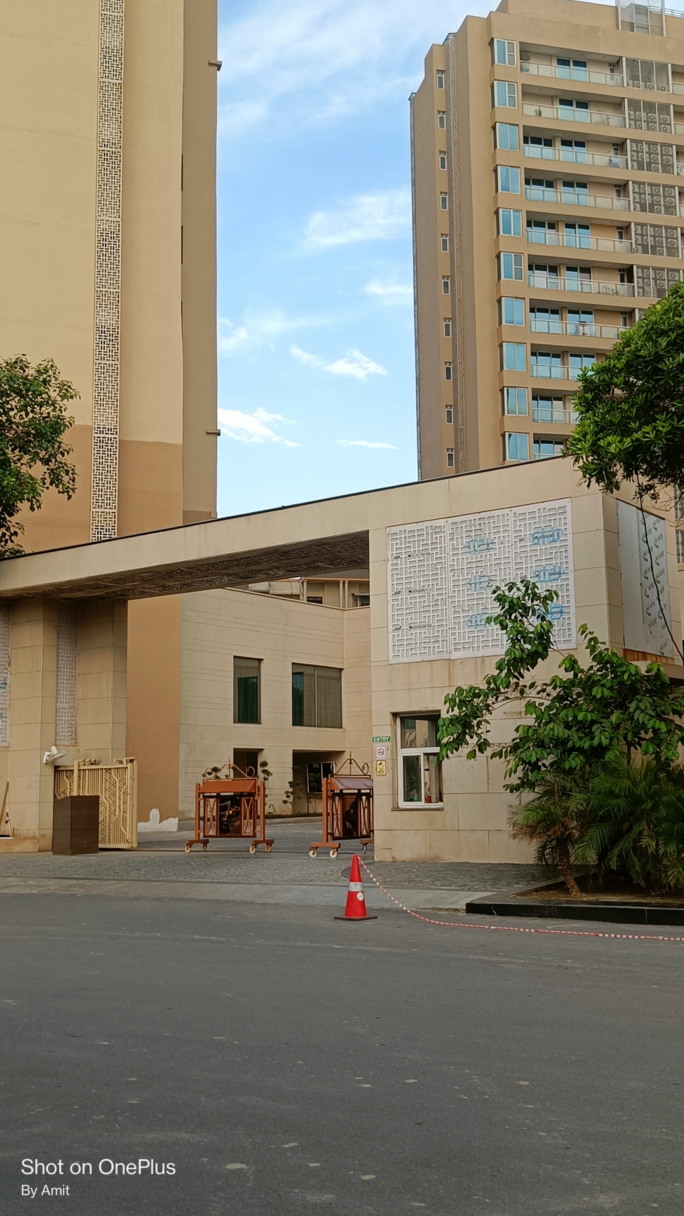 3 BHK + Servant Room Apartment For Sale in Ambience Tiverton