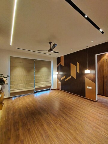 Room in 4 BHK Builder Floor at Ansal Sushant Lok I, Sector 43 – for Sale