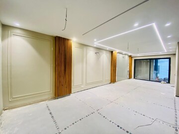 Room in 4 BHK Builder Floor at Ansal Sushant Lok I, Sector 43 – for Sale